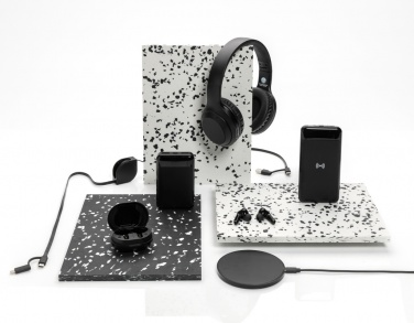 Logotrade Werbeartikel das Foto: 10.000 mAh Powerbank aus RCS Standard recyceltem Kunststoff