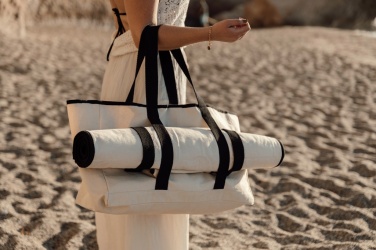 Logotrade Geschäftsgeschenke das Foto: VINGA Volonne AWARE™ Strandtasche aus recyceltem Canvas
