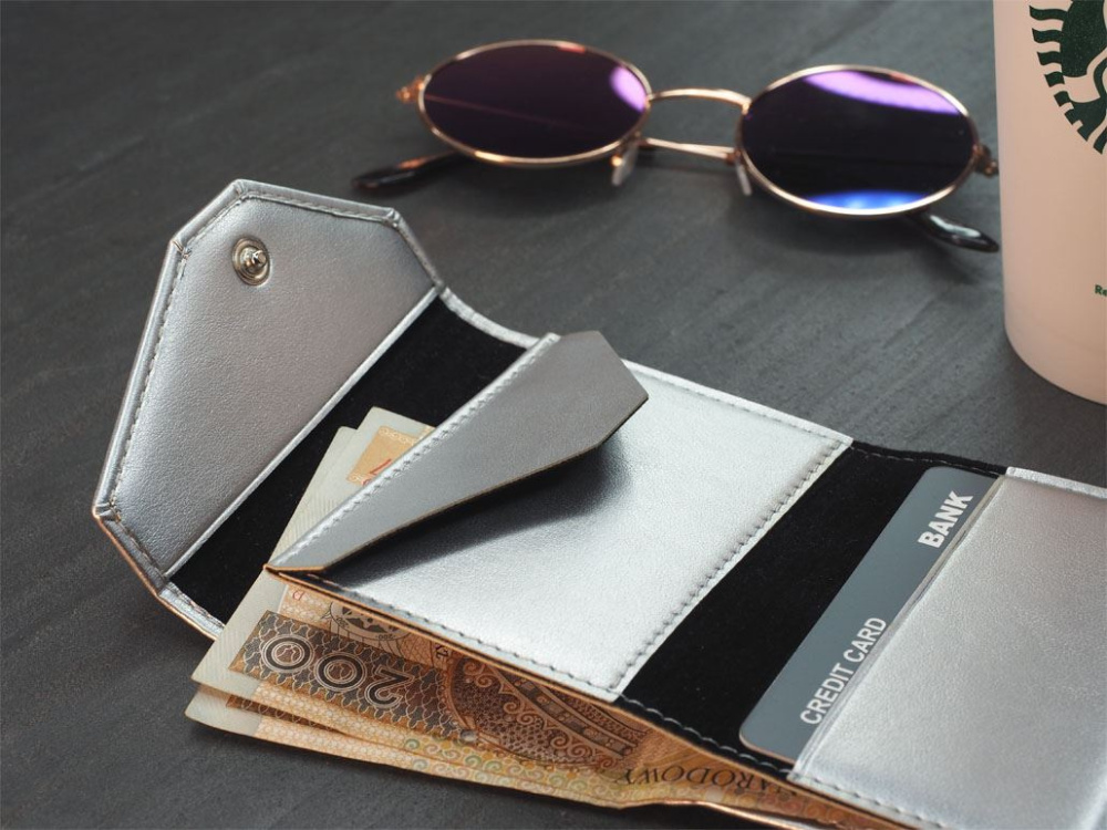 Logotrade werbemittel das Foto: RFID Geldbörse 1249119