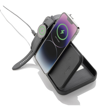 Logo trade corporate gift photo of: Swiss Peak RCS recycled travel case with 3 in 1 charger