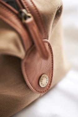 Logo trade ärikingituse pilt: VINGA Sloane tualett-tarvete kott RCS taaskasutatud polüester