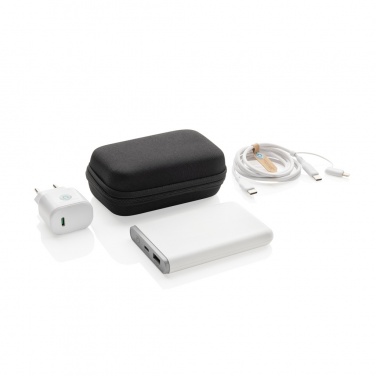 Logotrade ärikingituse foto: Surge RCS taaskasutatud PET 20W tüüpi C 3 tk laadimiskomplekt