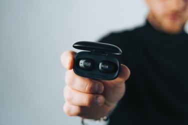 Logotrade ärikingi foto: Urban Vitamin Palm Springsi RCS rplastist ENC kõrvaklapid