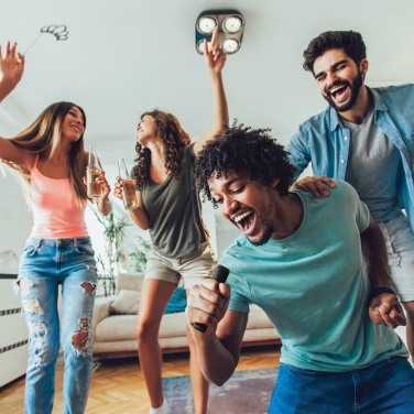 Logo trade ärikingi pilt: Singvibe RCS taaskasutatud plastikust karaokekomplekt topeltmikrofoniga