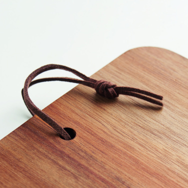 Logotrade ärikingituse foto: Akaatsia puidust lõikelaud