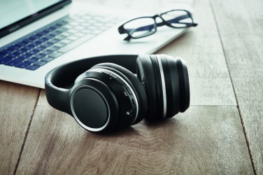 Logo trade reklaamkingituse pilt: ANC kõrvaklapid ja kott