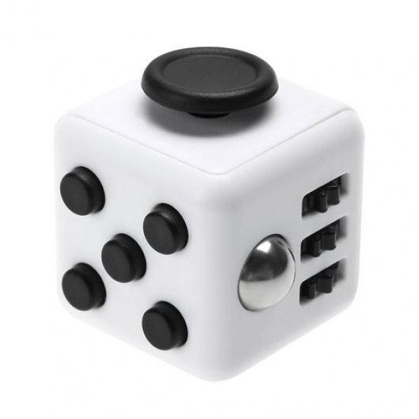 Logotrade firmakingi foto: Fidget Cube