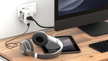Logotrade ärikingitused pilt: SKROSS World Travel Adapter MUV 2-pooluseline USB A ja C-ga