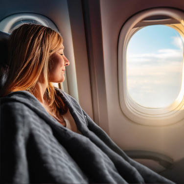 Logo trade ärikingituse pilt: Tekk ja padi 2 in 1 AMIATA Schwarzwolf