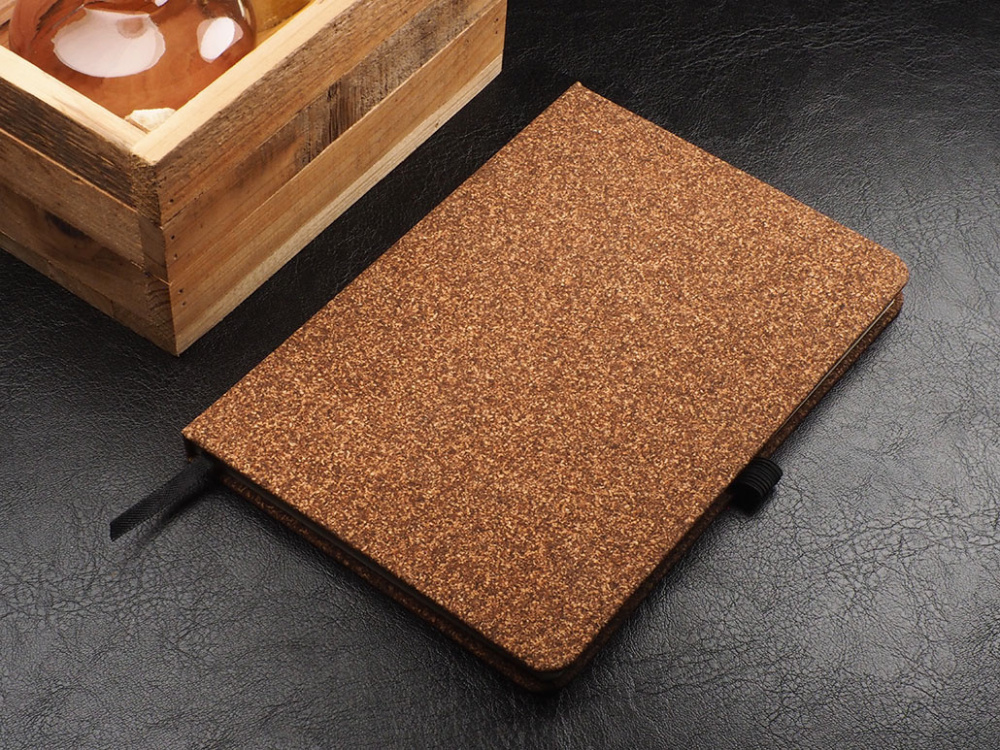 Logo trade ärikingitused foto: Märkmik korgist kaantega 219635102