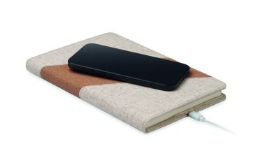 Logotrade reklaamkingitused pilt: A5 märkmik 15W laadijaga CORTONA