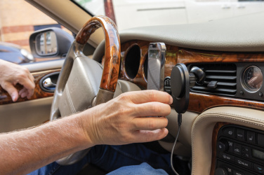 Logo trade firmakingitused foto: PowerCruze RCS plastikust 15W magnetiga laadija autohoidik