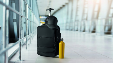 Logo trade reklaamtoote pilt: FLYHIGH salongisuuruses käsipagasi seljakott