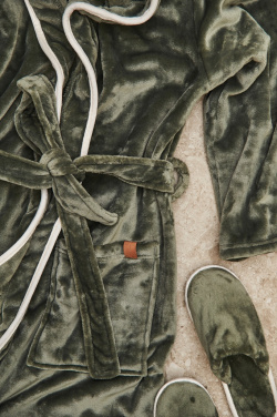 Logotrade mainoslahja ja liikelahja kuva: VINGA Louis GRS kierrätetty PET aamutakki