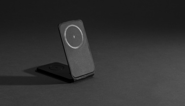 Logo trade mainoslahja ja liikelahja tuotekuva: Swiss Peak RCS rePU 15W 3-in-1 magneettinen langaton laturi