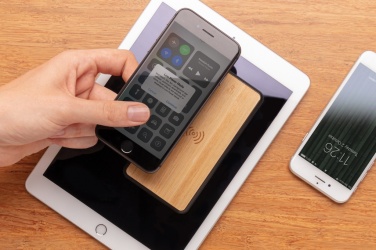 Logotrade mainostuotet kuva: RCS 8000mAh langaton varavirtalähde Rmuovista