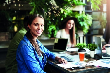 Logo trade mainoslahjat ja liikelahjat kuva: Juomalasi