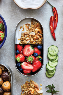 Logo trade mainoslahja ja liikelahja tuotekuva: Black+Blum teräksestä valmistettu kaksiosainen eväsrasia