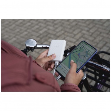 Logotrade firminės dovanos nuotrauka: Xtorm XG205 Go2 12W 5 000 mAh greito įkrovimo maitinimo blokas 