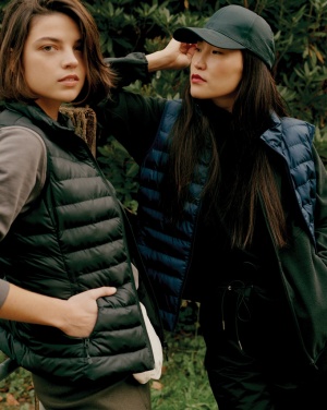 Logotrade firminės dovanos nuotrauka: Iqoniq Meru moteriškas perdirbtas poliesterio kūno šildytuvas