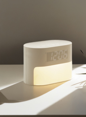 Logotrade dāvanas foto: LumaRise RCS pārstrādātas plastmasas modinātājpulkstenis ar baltu troksni