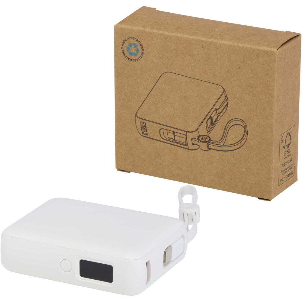 Logotrade logo dāvanas foto: Acrux 10.000 mAh 35W planšetdatora pārnēsājamais akumulators ar iebūvētu C tipa kabeli - izgatavots no pārstrādātas plastmasas