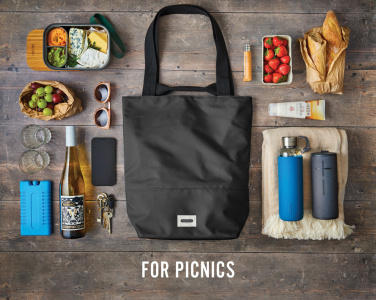 Logotrade logo dāvanas foto: Black+Blum 16L izolēta iepirkumu soma/dzesētāja soma