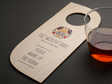 Логотрейд pекламные cувениры картинка: Информационная бирка на дверь в гостинице 1160121