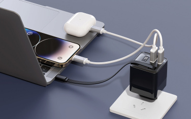 Логотрейд pекламные подарки картинка: Зарядное устройство Urban Vitamin Mendocino 65 Вт GaN с выдвижным кабелем