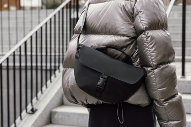 Logotrade profilprodukter bild: VINGA Baltimore RCS sling bag