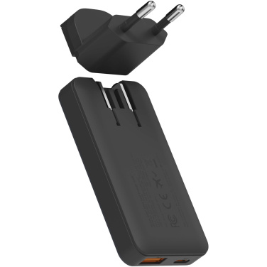 Logotrade reklamprodukter bild: Xtorm 65 W snabbladdare set med kabel och resefodral för resor