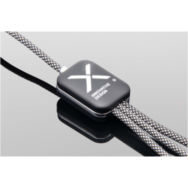 Logotrade profilprodukter bild: SCX.design C33 Type-C-laddningssladd på 60 W med dubbelupplyst logotyp